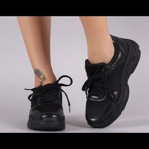 Mesh Trim Lace Up Flatform Sneaker